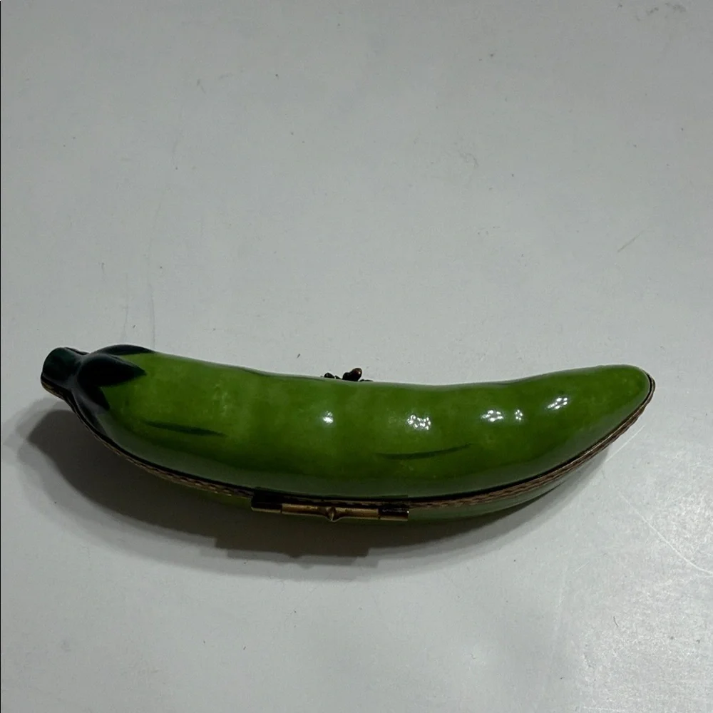 Limoges Green and Black Pea Pod Trinket Box